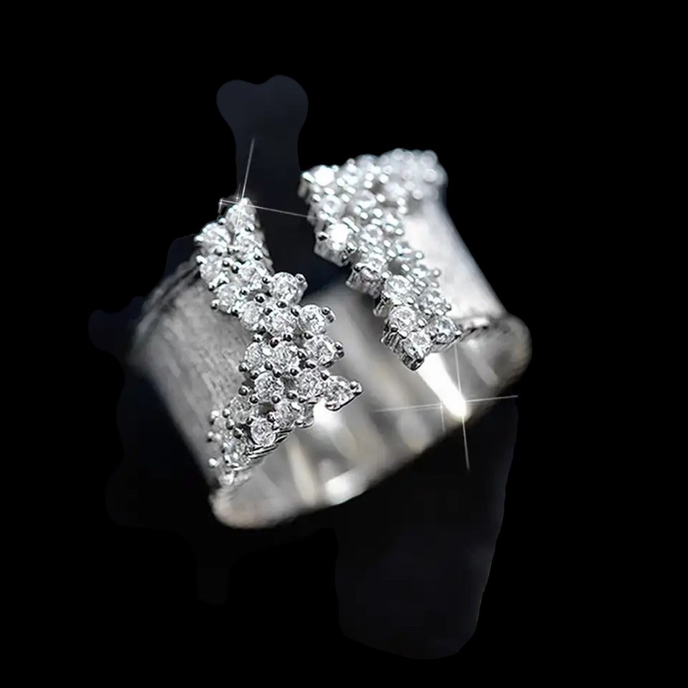 Textured Zircon Ring - Picture 4 of 13